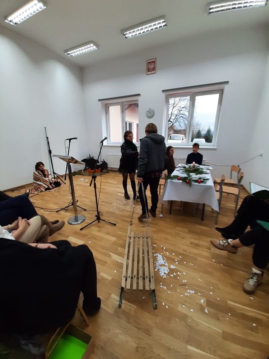 2021-12-18-dziewczynka-z-zapałkami