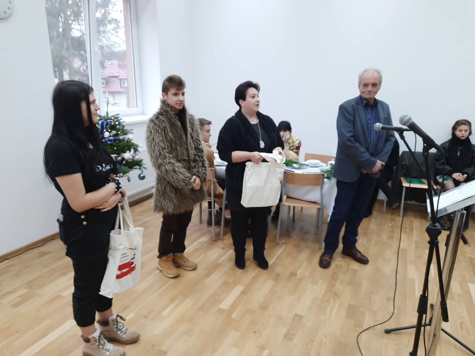2021-12-18-dziewczynka-z-zapałkami
