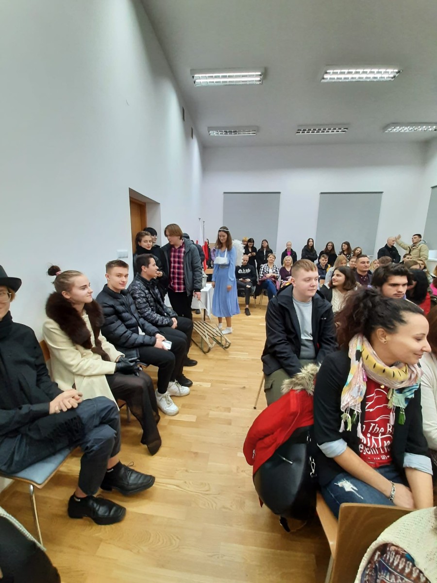 2021-12-18-dziewczynka-z-zapałkami
